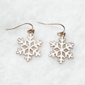 White Snowflake 1" Dangling Earrings
